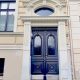 Kapitalanlagen - Eigentumswohnungen in 1A-Lage - Musterwohnung KLEIN - Haustür