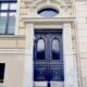Kapitalanlagen - Eigentumswohnungen in 1A-Lage - Musterwohnung KLEIN - Haustür