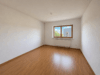 -frisch renovierte ! - 2-Raumwohnung mit Balkon und Stellplatz in Reichenbach! - Helles Wohnzimmer mit Fenster